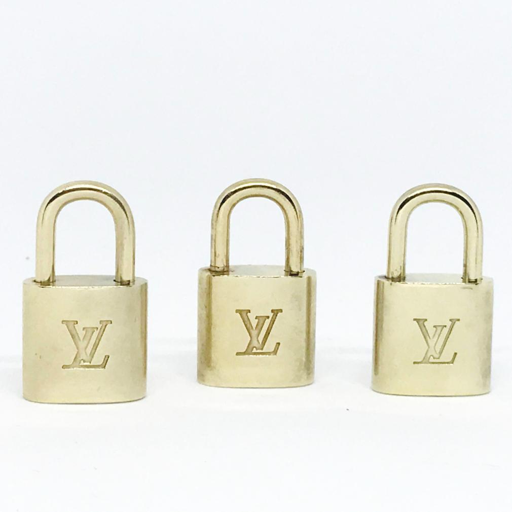 LV Padlock Key Holder Luxury - Gold Silver - Metal For Women - Louis Vuitton
