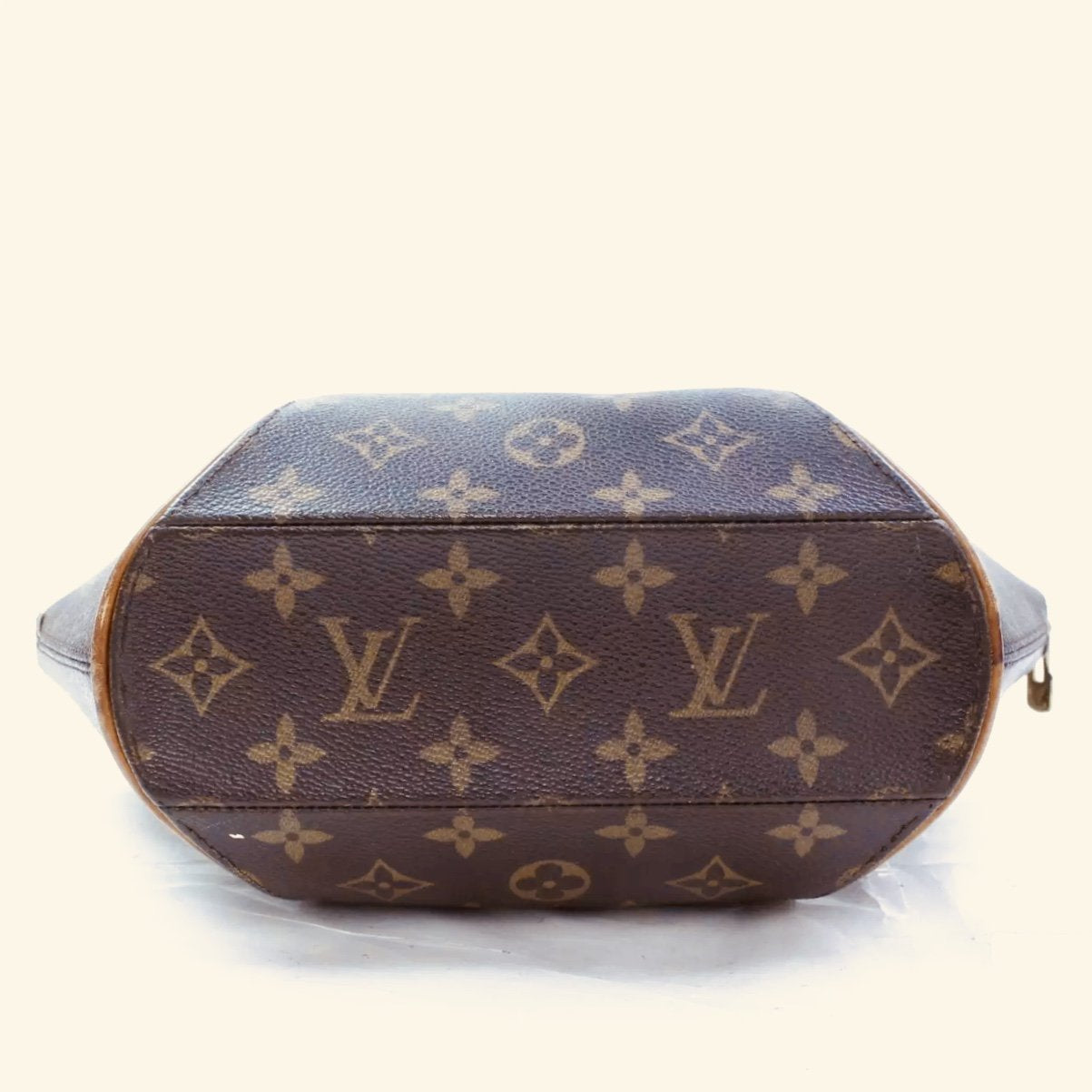 Louis Vuitton Ellipse Handbag 390600