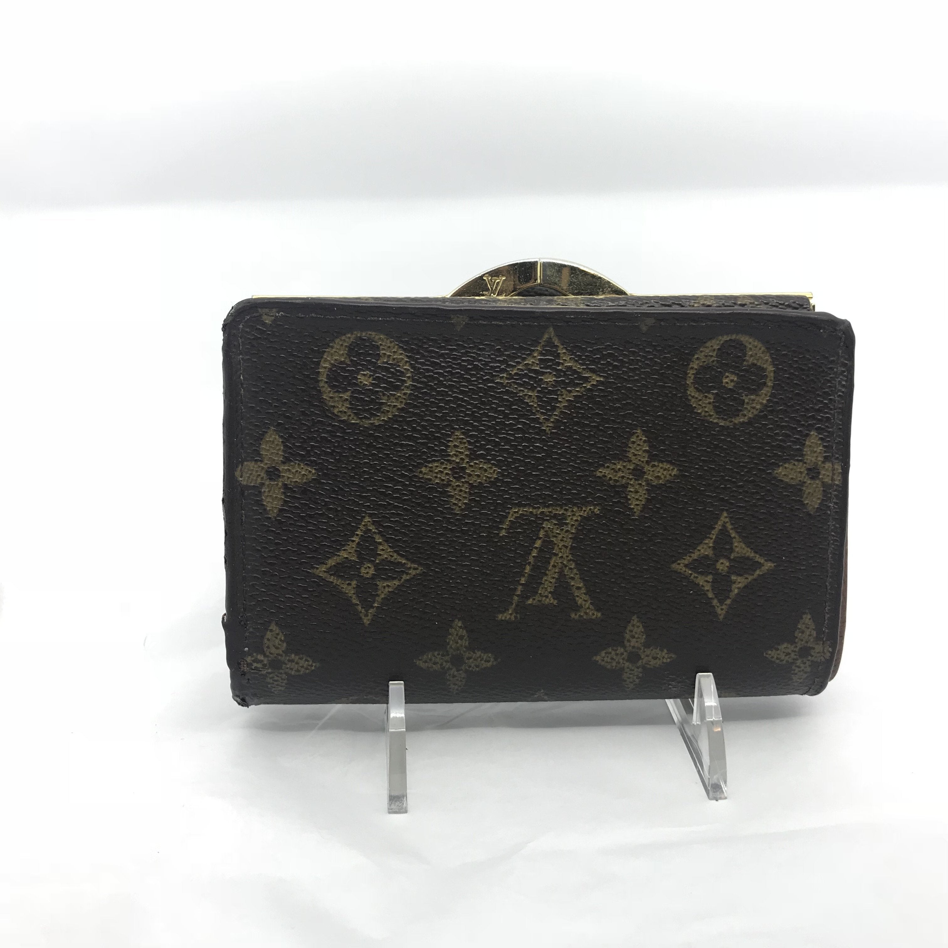 Louis Vuitton, Bags, 209 Authentic Louis Vuitton Kisslock Wallet In De