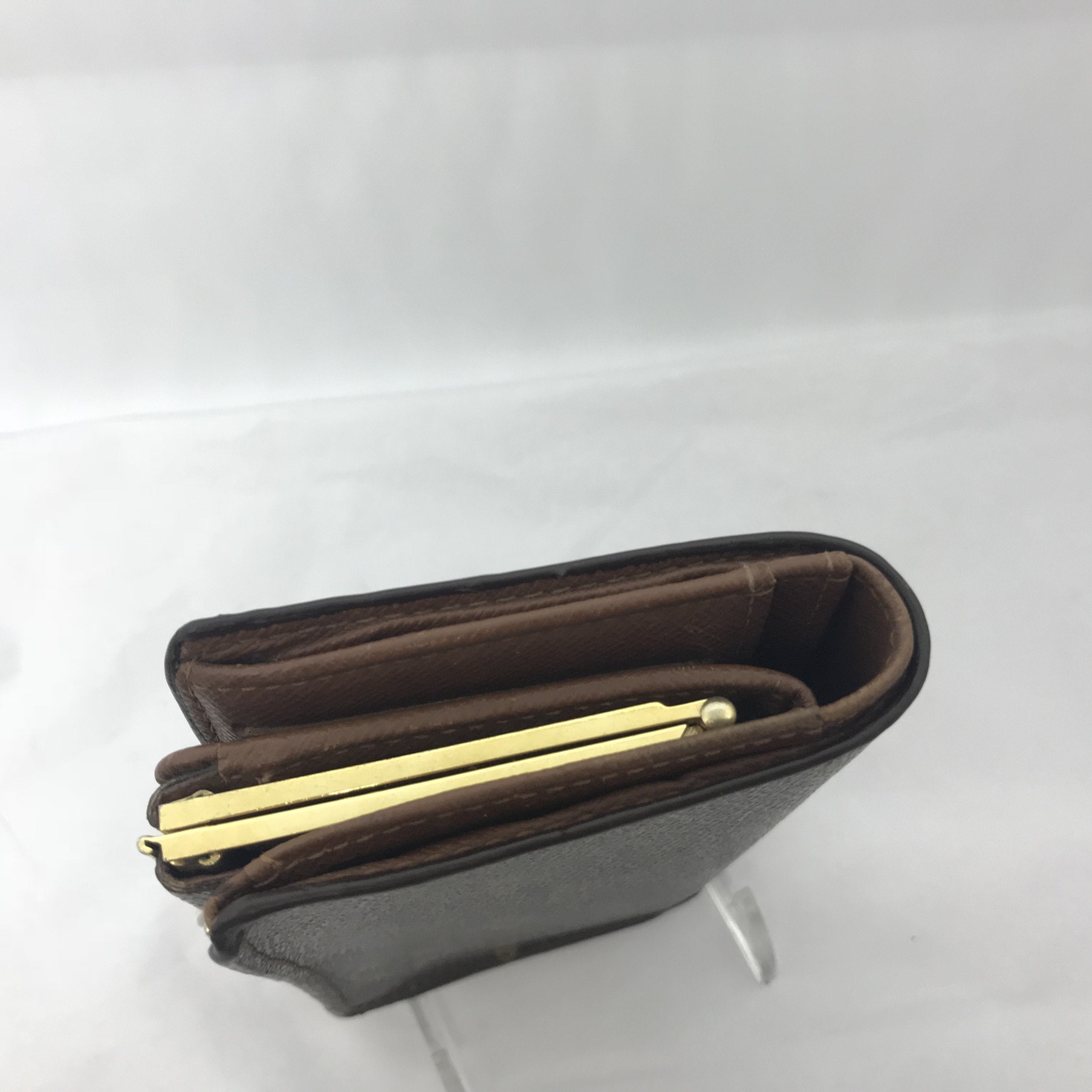 💯 Authentic Louis Vuitton Kisslock Wallet 💯, Luxury, Bags