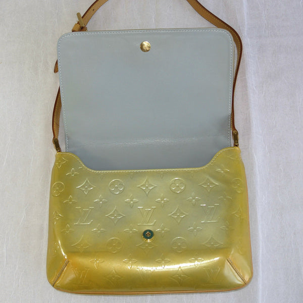 Pre-owned Louis Vuitton Thompson Patent Leather Handbag In Gold