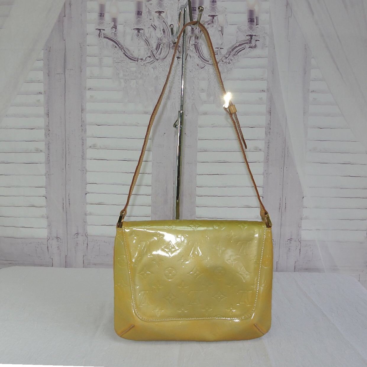 Louis Vuitton Monogram Vernis Thompson Street - Neutrals Shoulder Bags,  Handbags - LOU645487